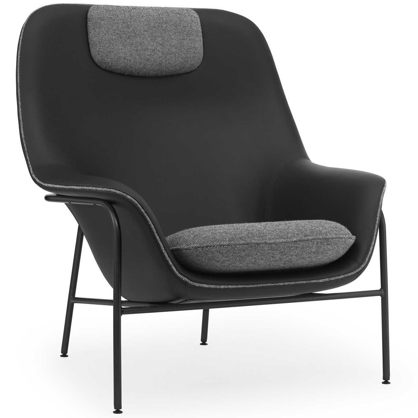 Drape Lounge Chair High W. Headrest Oak Nojatuoli Vaahtomuovi Valmistettu nahkasta Valmistettu nahkasta, Runko mustasta teräksestä Musta